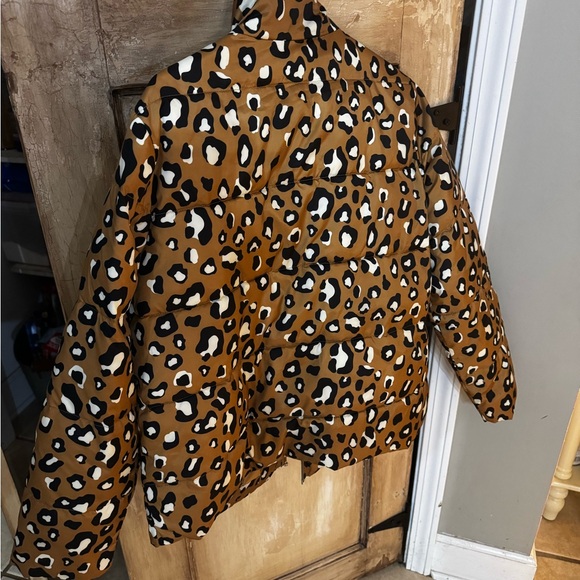 Leopard print jacket. - Picture 3 of 4